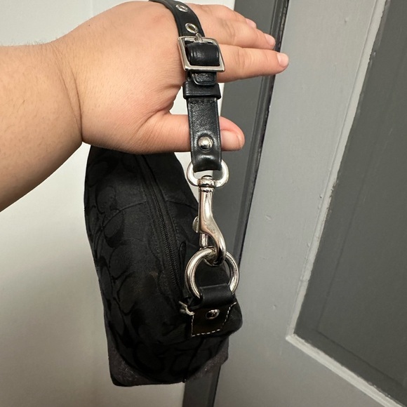 VTG Coach Signature Stripe Top Handle
Small Pouch Gunmetal #40024 - Picture 7 of 7